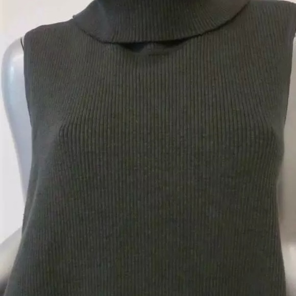 James Perse Fall Turtleneck Sleeveless Dress in Olive Green - Picture 7 of 10